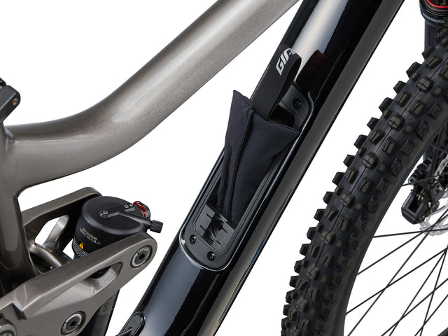 Enduro kolo Giant Reign 29" 2 (black metal)