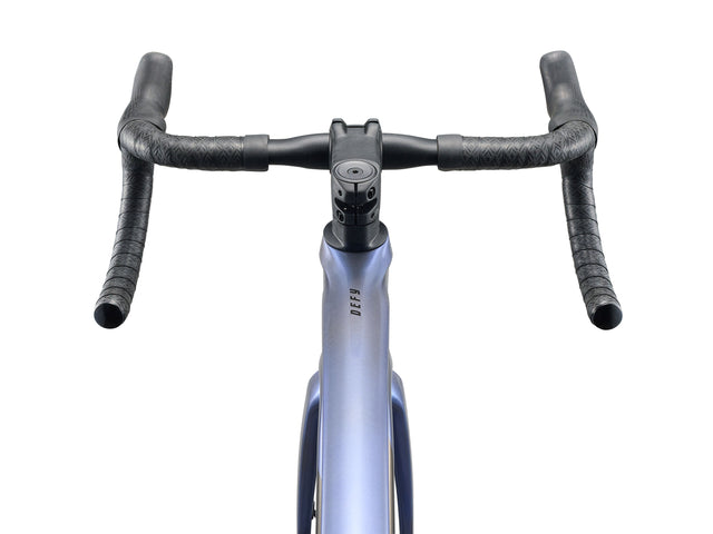 Karbonsko cestno kolo Giant Defy Advanced 1 (thundercloud/chrome)