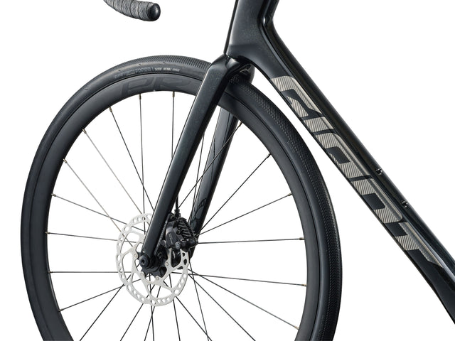 Karbonsko cestno kolo Giant Defy Advanced 2 (abyss black/chrome)