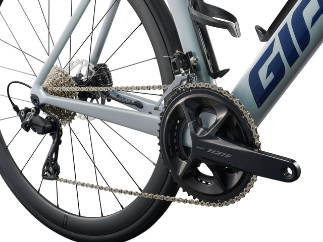 Karbonsko cestno kolo Giant Propel Advanced 2 (supernova)